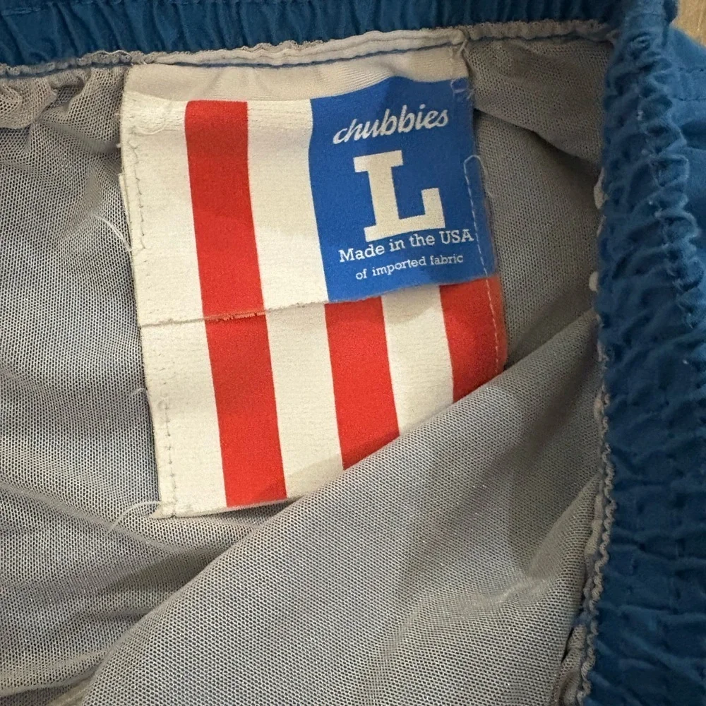 Chubbies Swim Trunks Men’s Large Red Blue Lined Quick Dry USA Shorts 5.5” Inseam